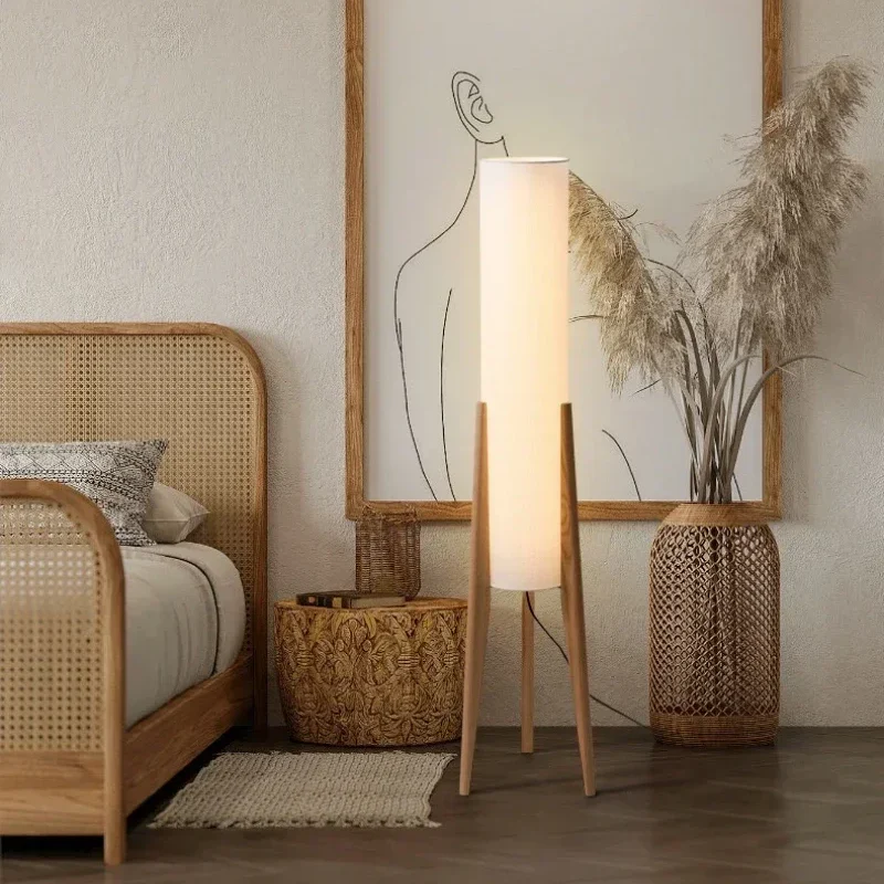 Lampadaire japonais en bois de noyer massif
