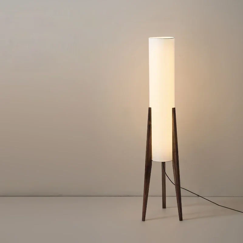 Lampadaire japonais en bois de noyer massif