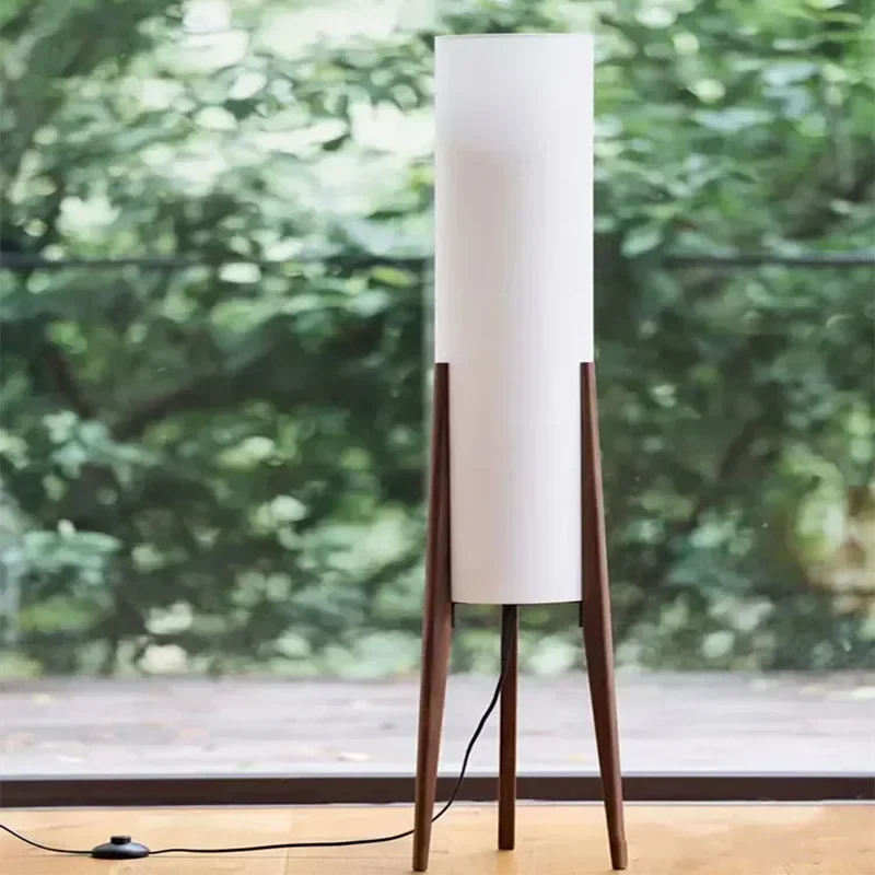Lampadaire japonais en bois de noyer massif